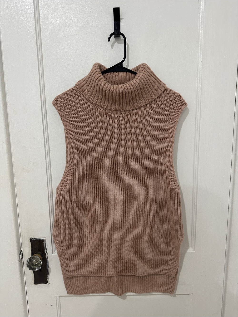 Uniqlo Women’s Sleeveless Turtleneck Knit Sweater Vest - Dusty Rose Sz L